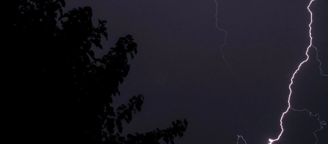 Έντονα φαινόμενα και την Παρασκευή - Πού αναμένονται καταιγίδες